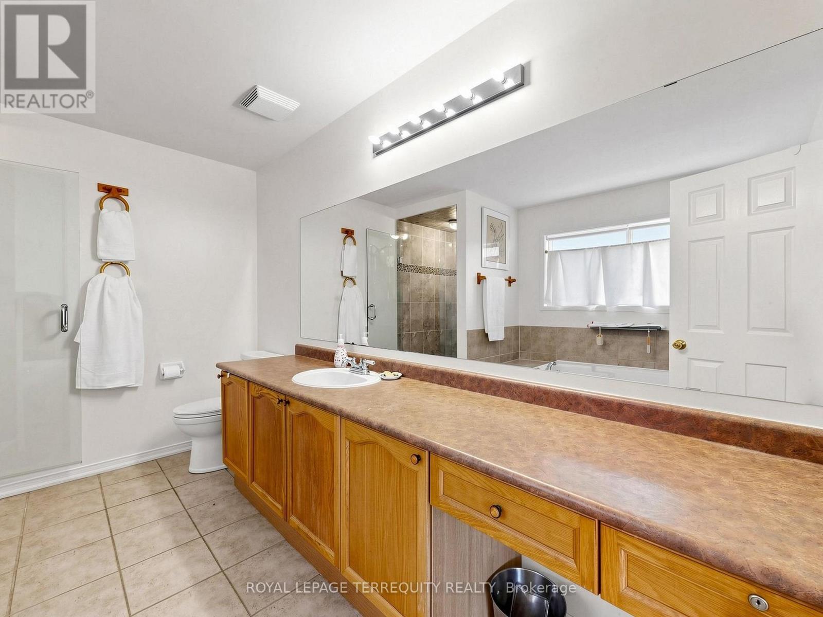20 Davey Street, Ajax, Ontario  L1Z 1K8 - Photo 27 - E13133898