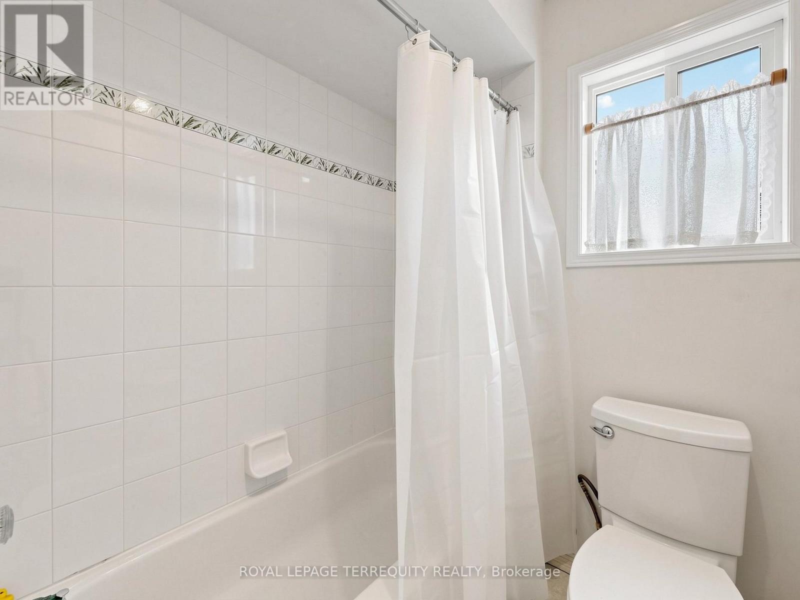 20 Davey Street, Ajax, Ontario  L1Z 1K8 - Photo 37 - E13133898