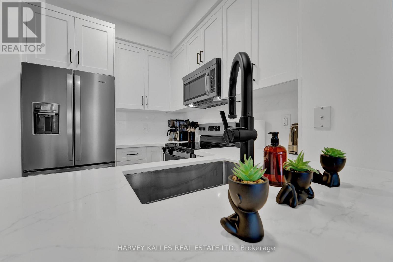 1606 - 18 Yorkville Avenue, Toronto, Ontario  M4W 0B1 - Photo 17 - C13020116