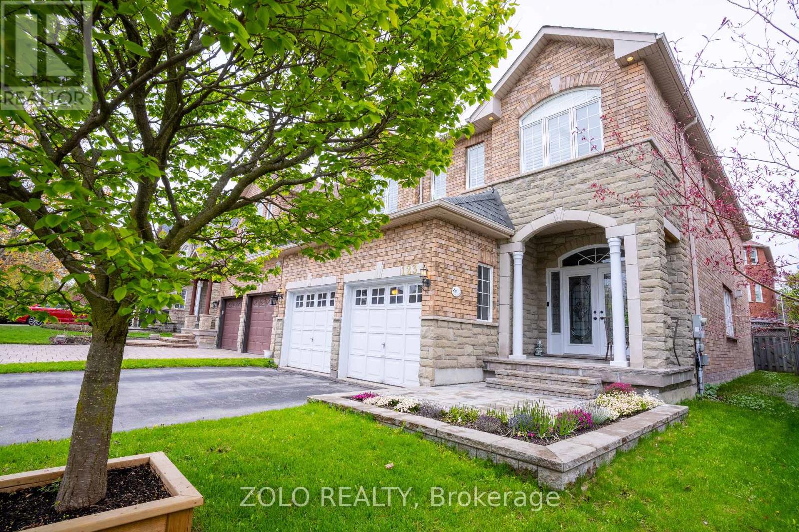 123 Colesbrook Road, Richmond Hill, Ontario  L4S 2G3 - Photo 3 - N13133810