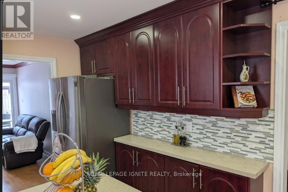 98 Chloe Crescent, Markham, Ontario  L3S 2H7 - Photo 3 - N13133868