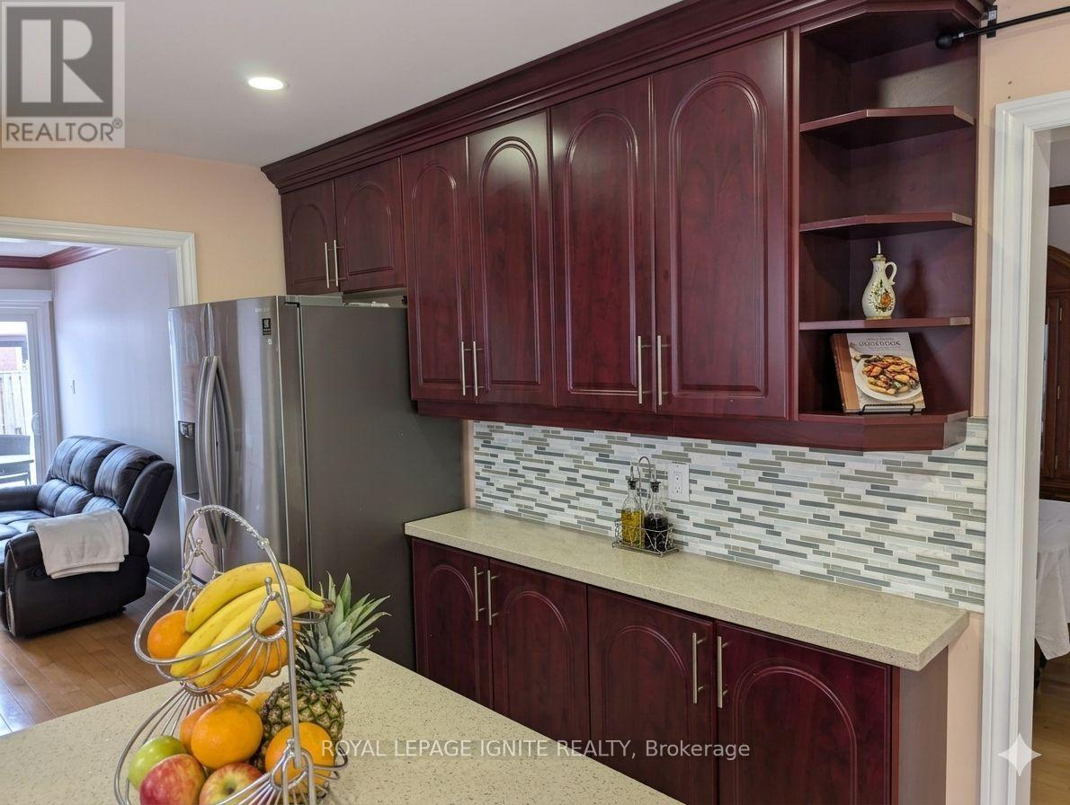 98 Chloe Crescent, Markham, Ontario  L3S 2H7 - Photo 4 - N13133868