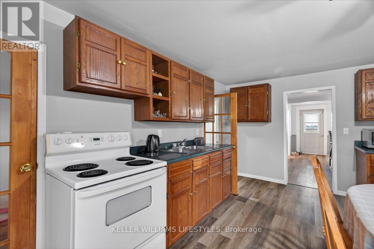 7475 Ridge Road, Lambton Shores, Ontario  N0M 2N0 - Photo 23 - X13134078