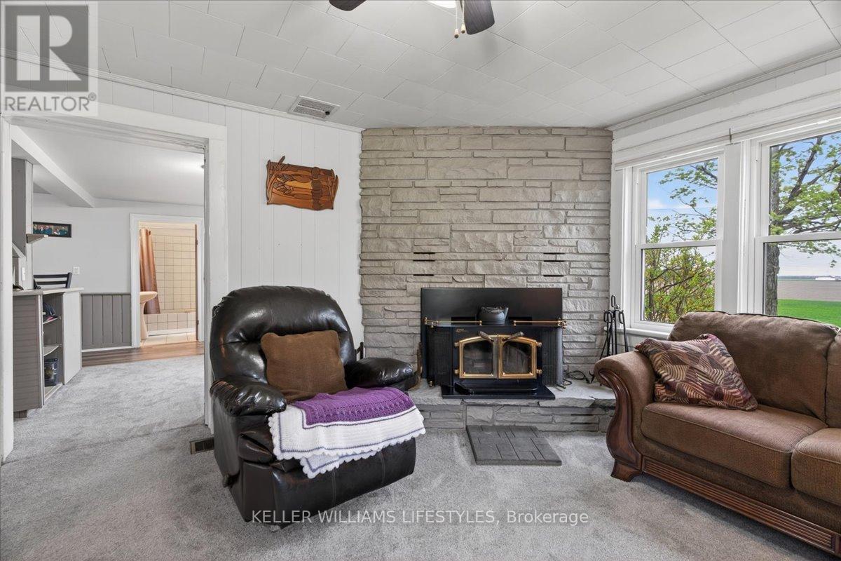 7475 Ridge Road, Lambton Shores, Ontario  N0M 2N0 - Photo 7 - X13134078