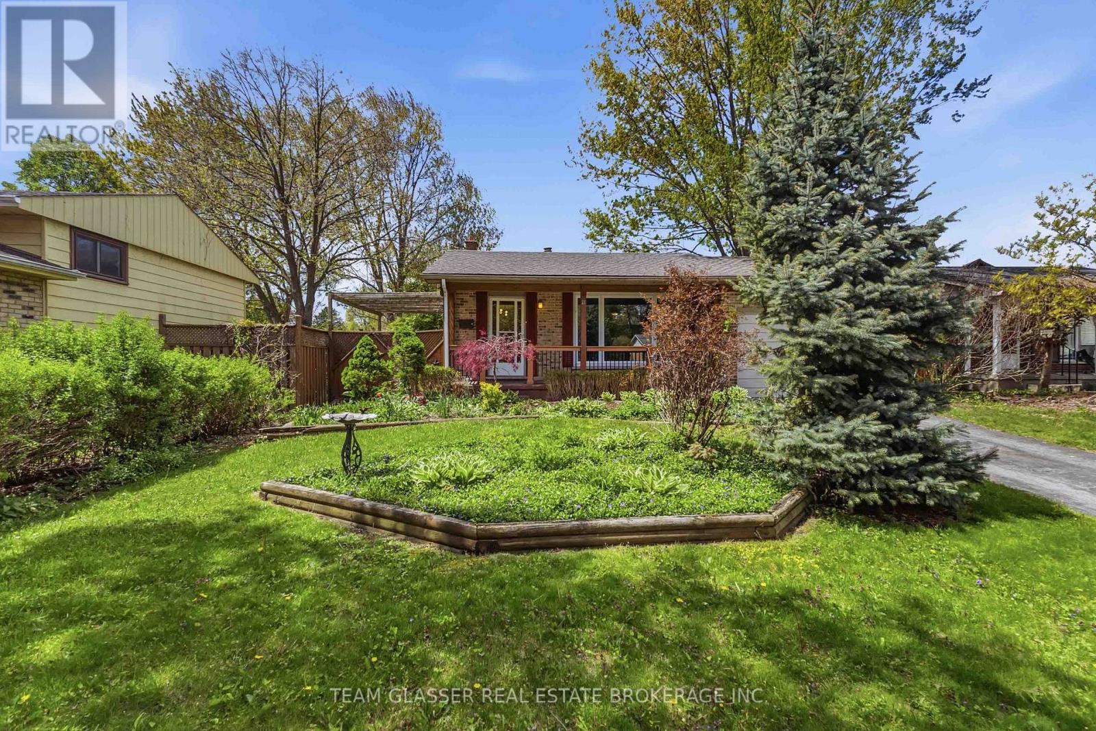 21 Goodman Drive, London South, Ontario  N5Z 4G9 - Photo 4 - X13134176