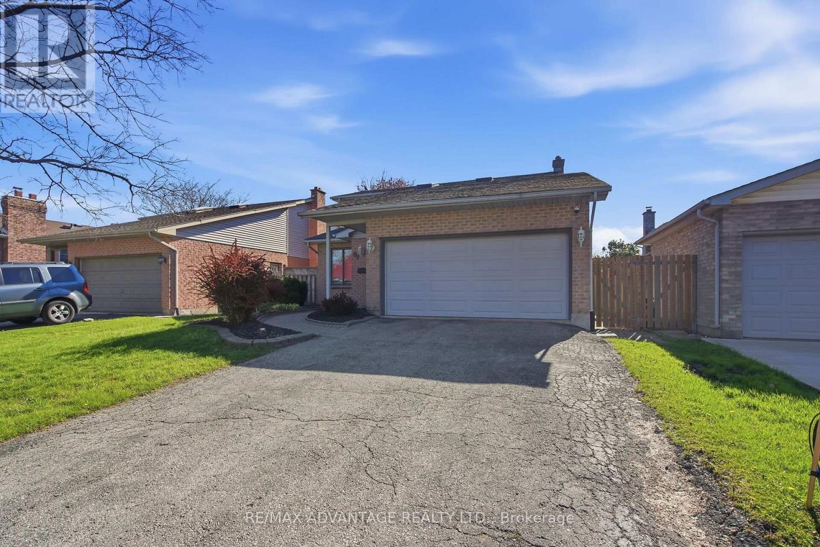 99 Conway Lane, London South, Ontario  N6E 3K1 - Photo 2 - X13134270