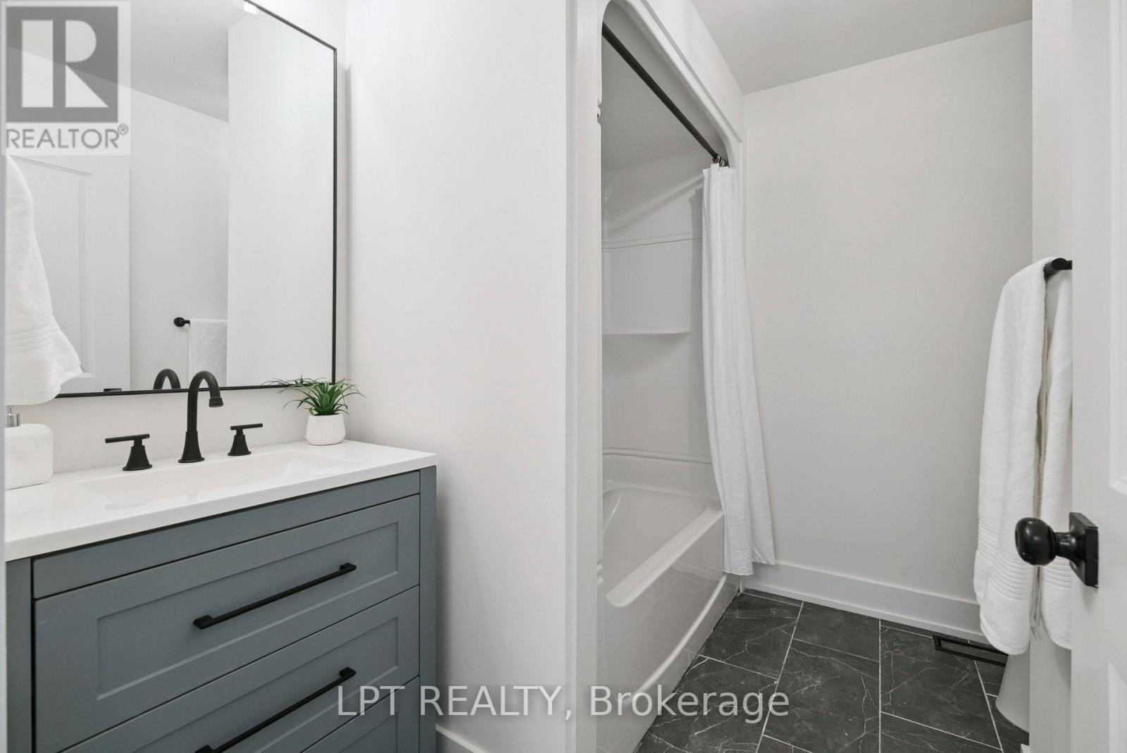 1083 Line 15 N, Oro-Medonte, Ontario  L3V 8J1 - Photo 25 - S13133980