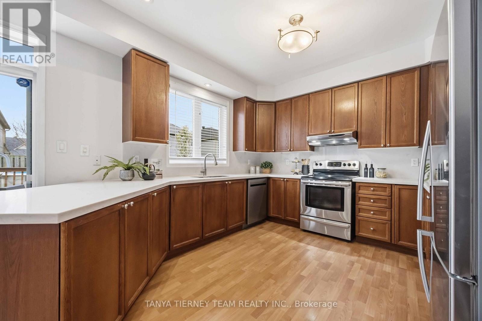 75 Robert Attersley Drive E, Whitby, Ontario  L1R 0B7 - Photo 15 - E13129802