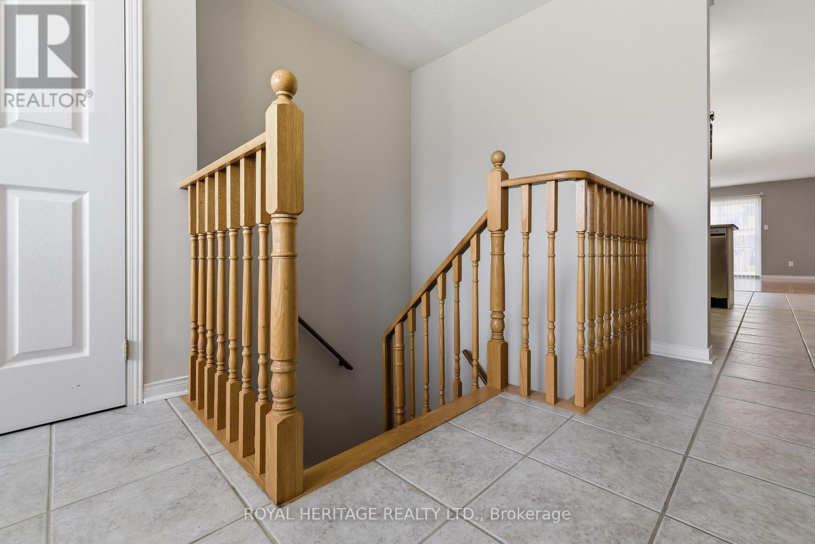 19 Fitzpatrick Court, Whitby, Ontario  L1M 2G9 - Photo 12 - E13130656