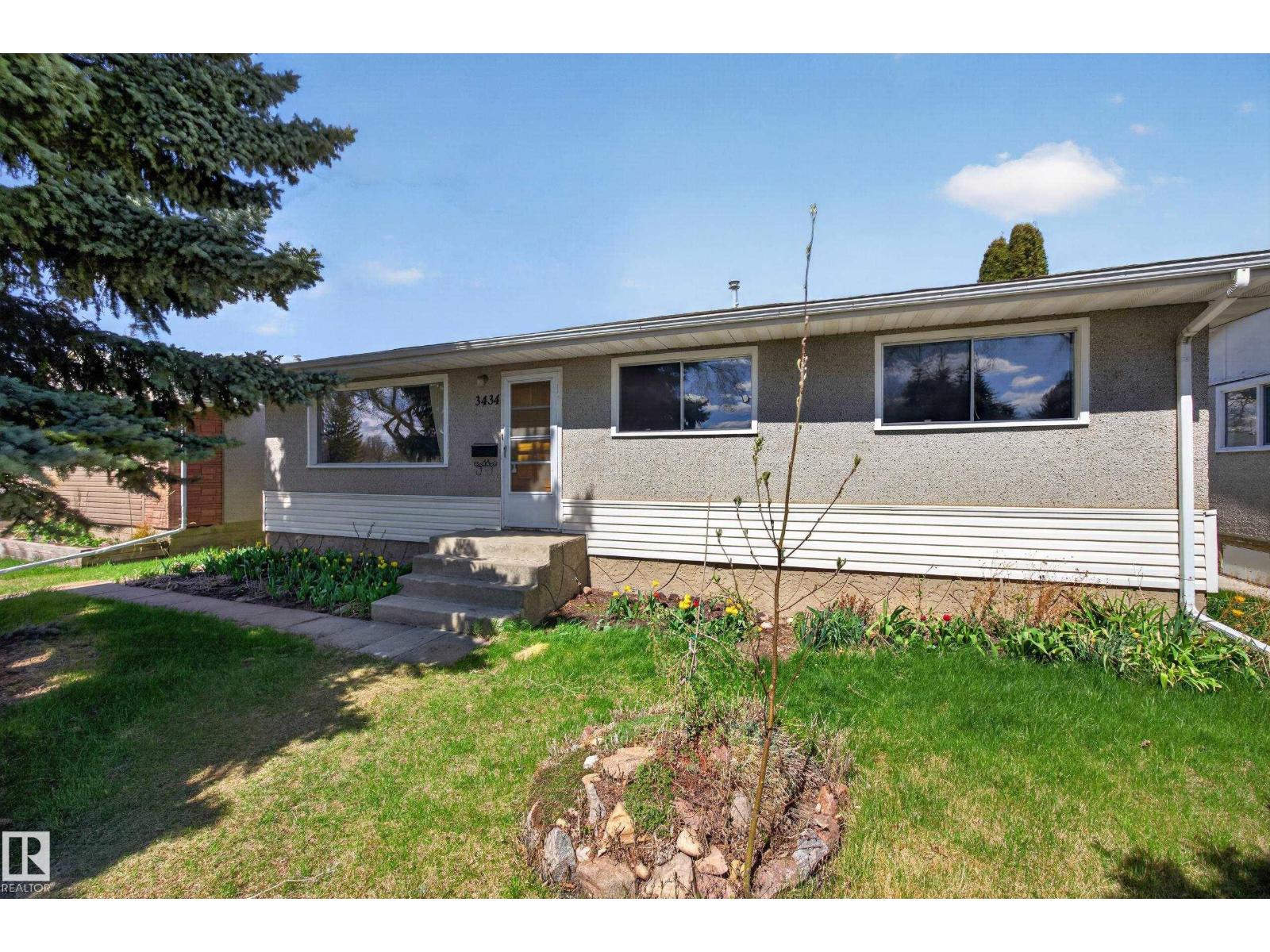 3434 120 AV NW, edmonton, Alberta