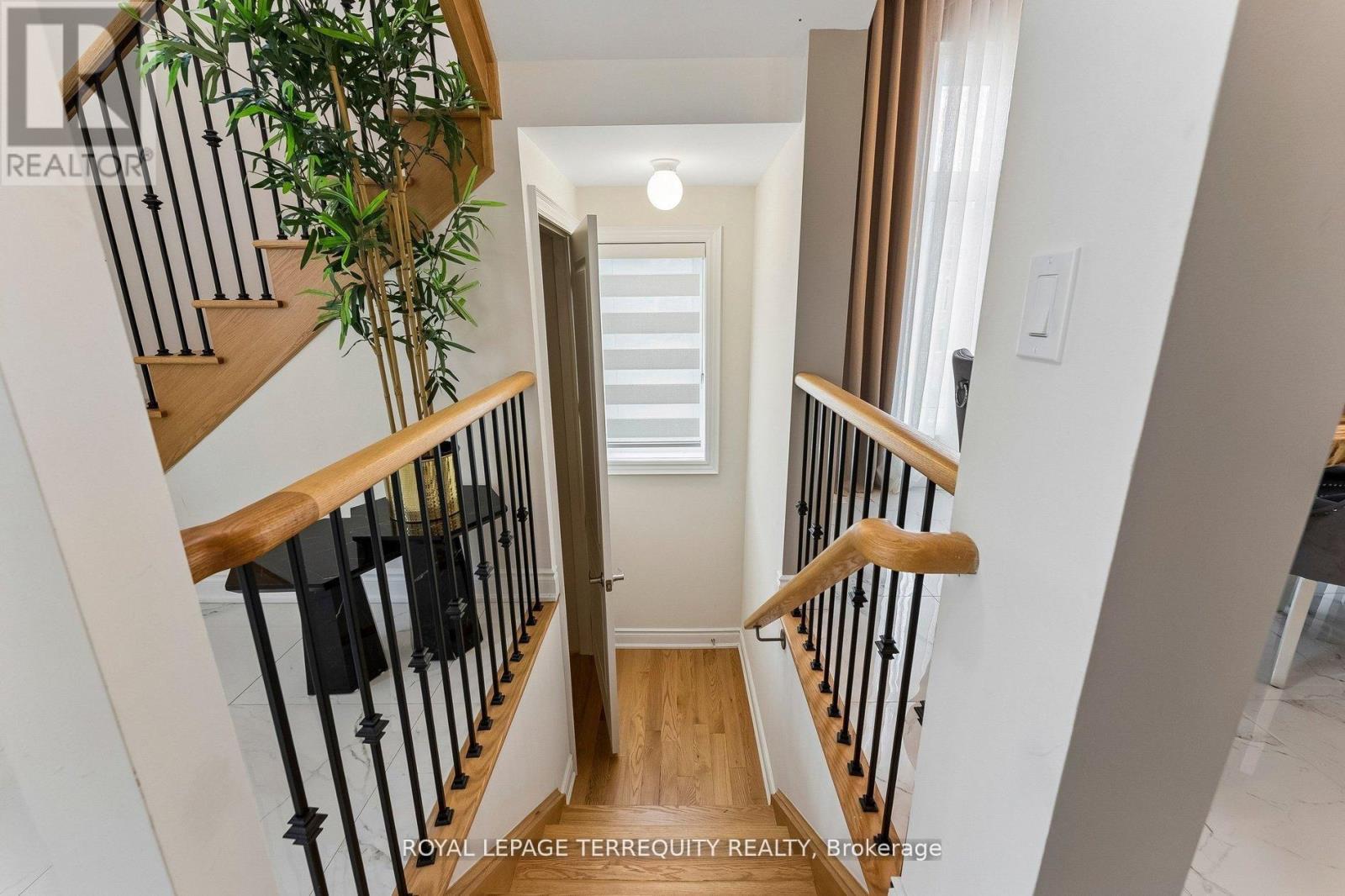 7 Ballanview Court, Whitchurch-Stouffville, Ontario  L4A 4W9 - Photo 14 - N13110994