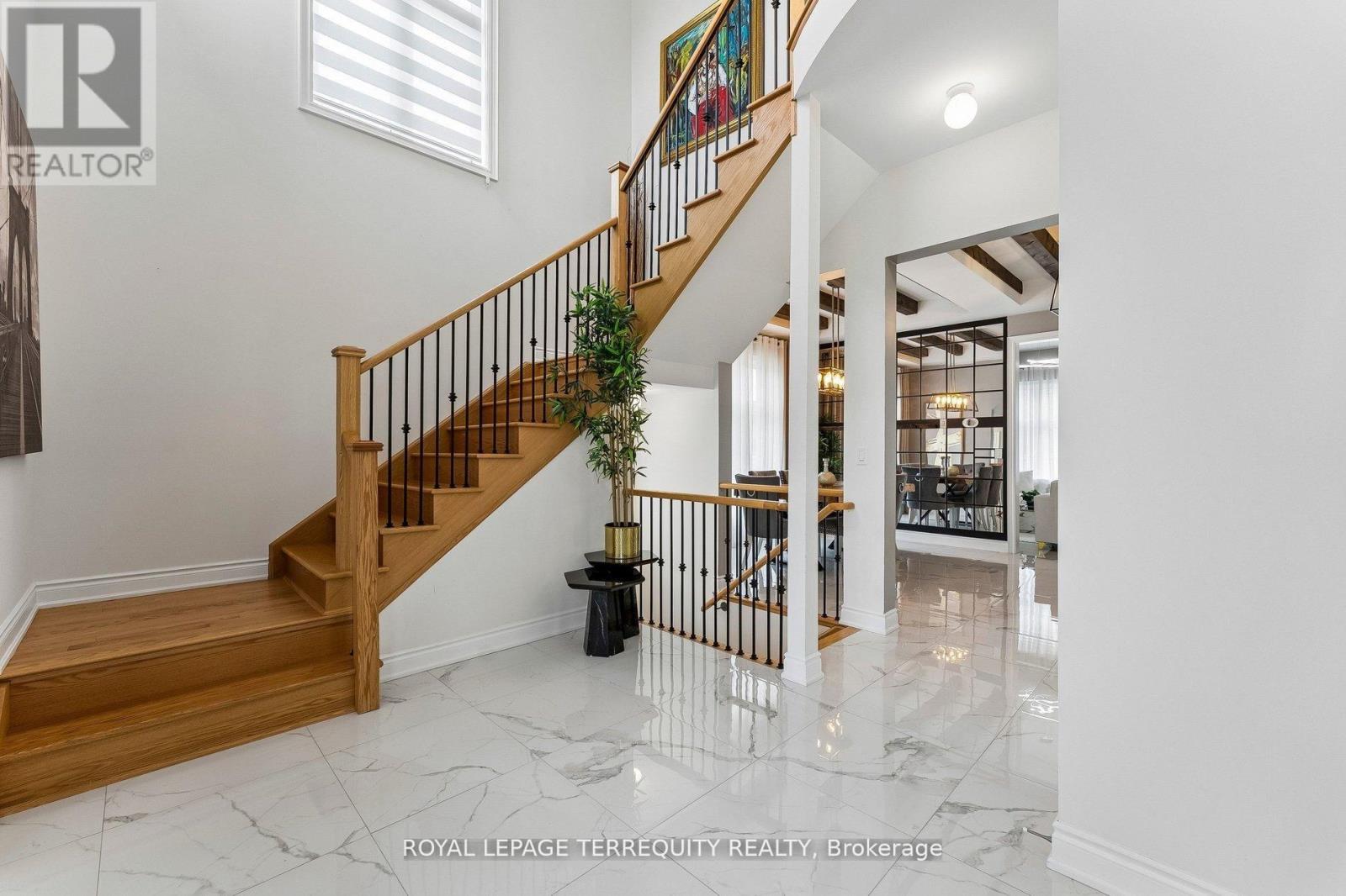 7 Ballanview Court, Whitchurch-Stouffville, Ontario  L4A 4W9 - Photo 5 - N13110994