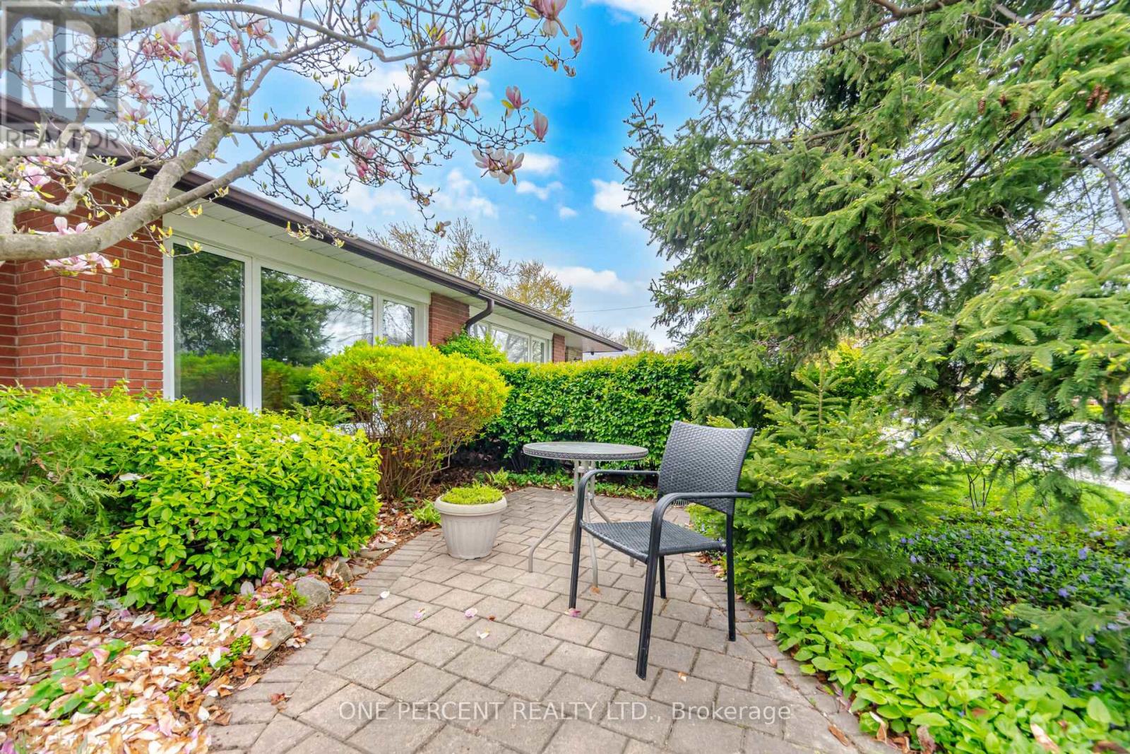 1968 Carrera Lane, Mississauga, Ontario  L5J 1C5 - Photo 3 - W13133792