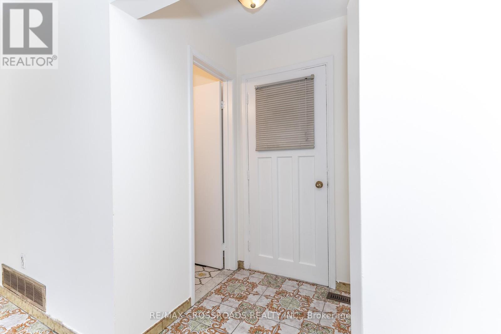 7340 Leesburg Street, Mississauga, Ontario  L4T 3R6 - Photo 19 - W13133814