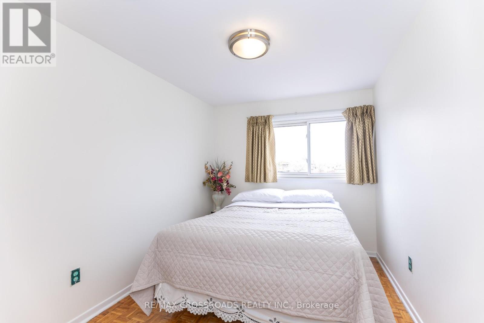 7340 Leesburg Street, Mississauga, Ontario  L4T 3R6 - Photo 23 - W13133814