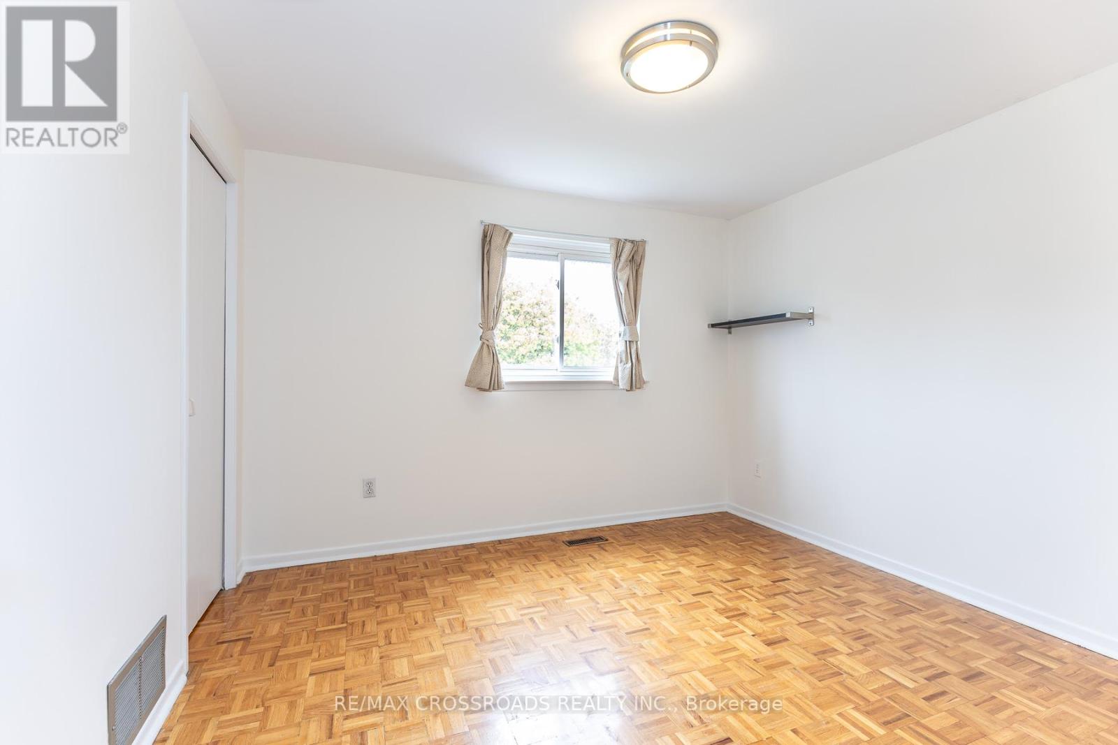 7340 Leesburg Street, Mississauga, Ontario  L4T 3R6 - Photo 25 - W13133814