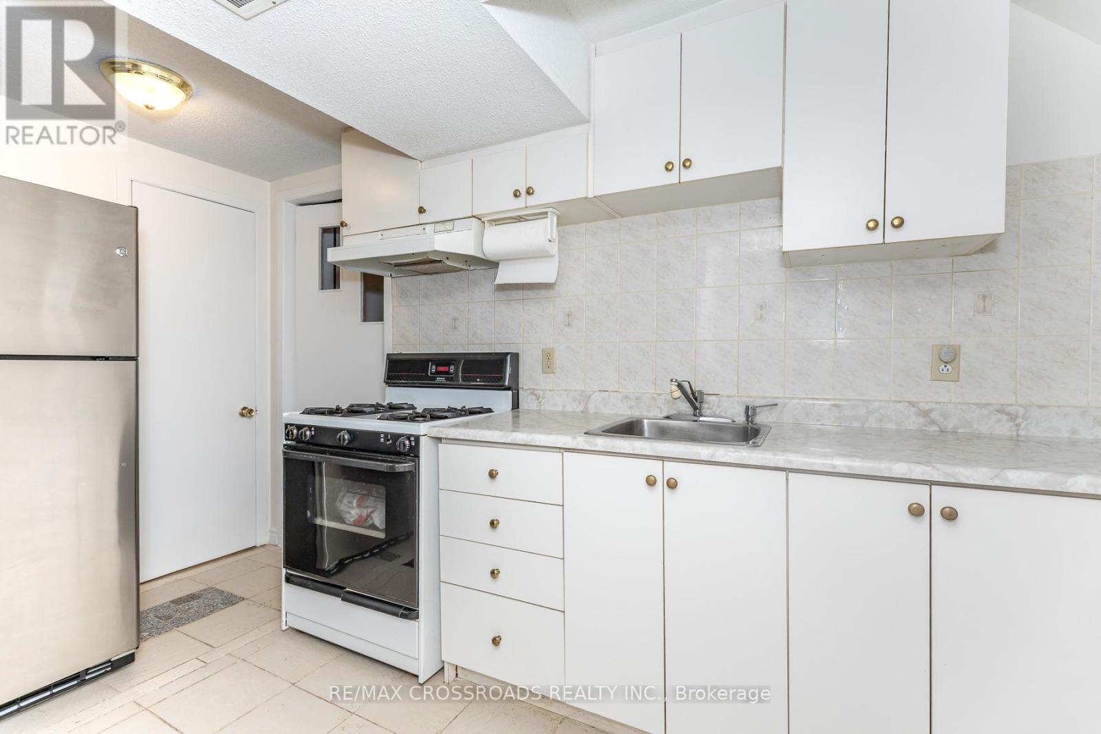 7340 Leesburg Street, Mississauga, Ontario  L4T 3R6 - Photo 39 - W13133814
