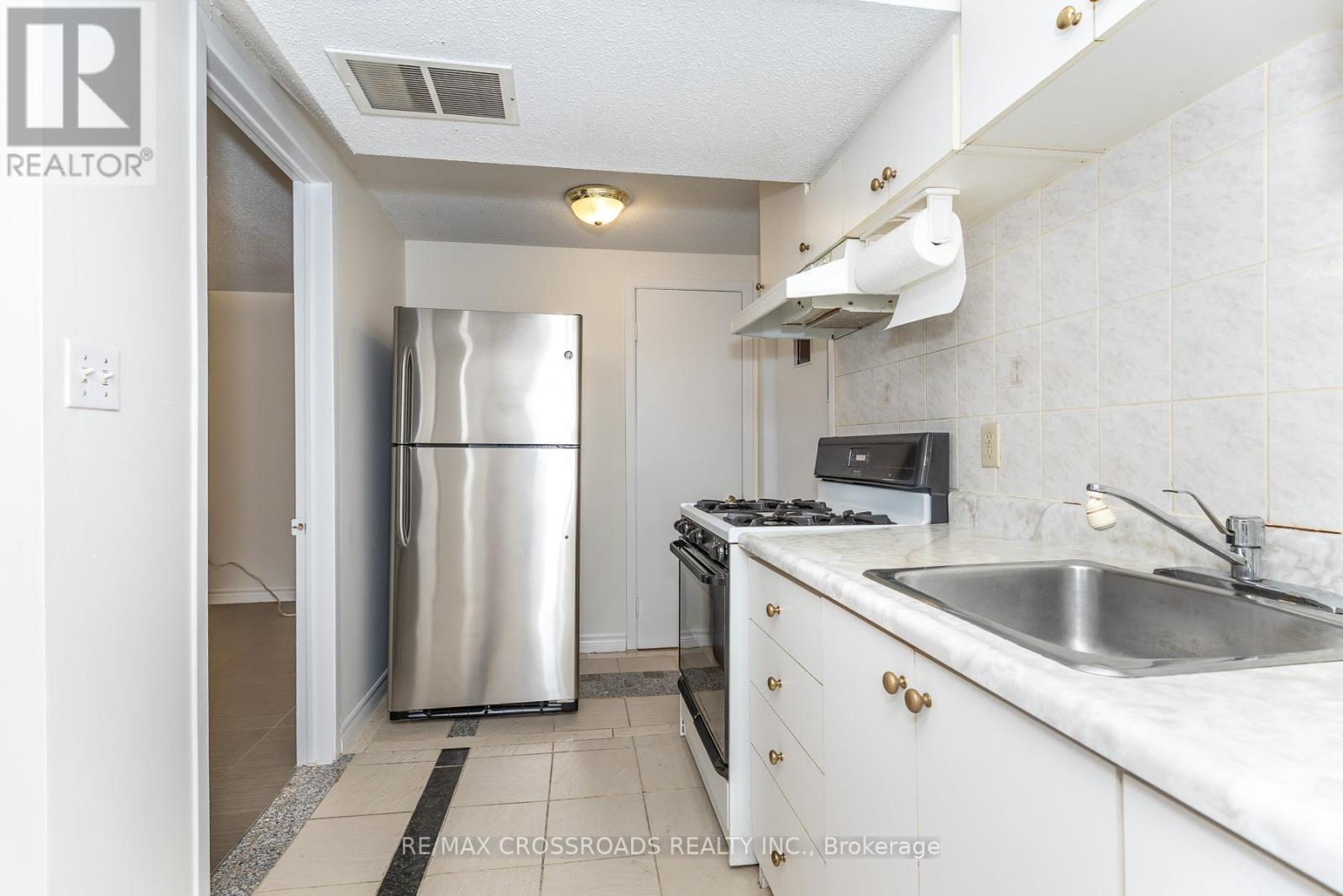 7340 Leesburg Street, Mississauga, Ontario  L4T 3R6 - Photo 40 - W13133814