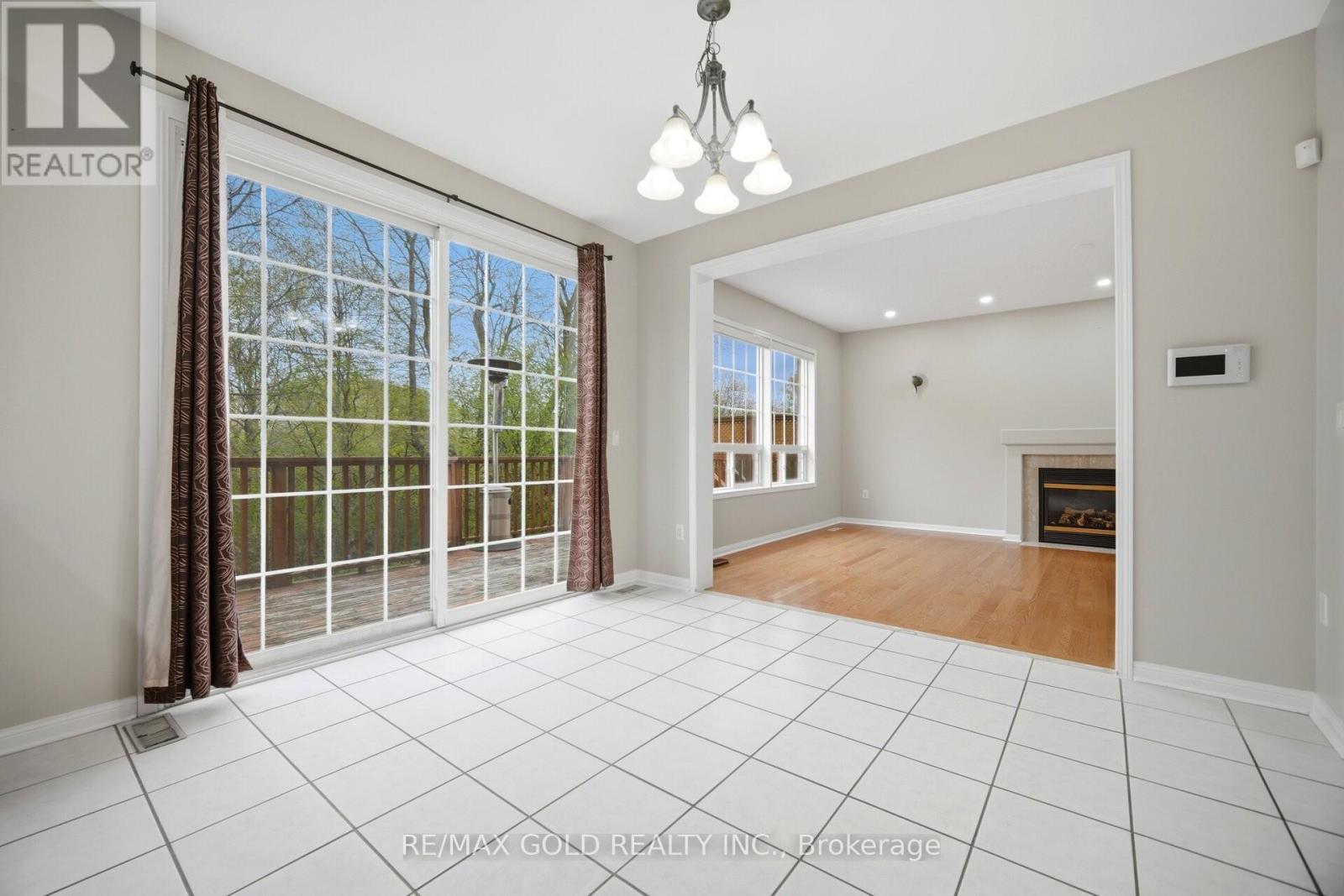 22 Cosmo Court, Brampton, Ontario  L6P 1G2 - Photo 11 - W13133818