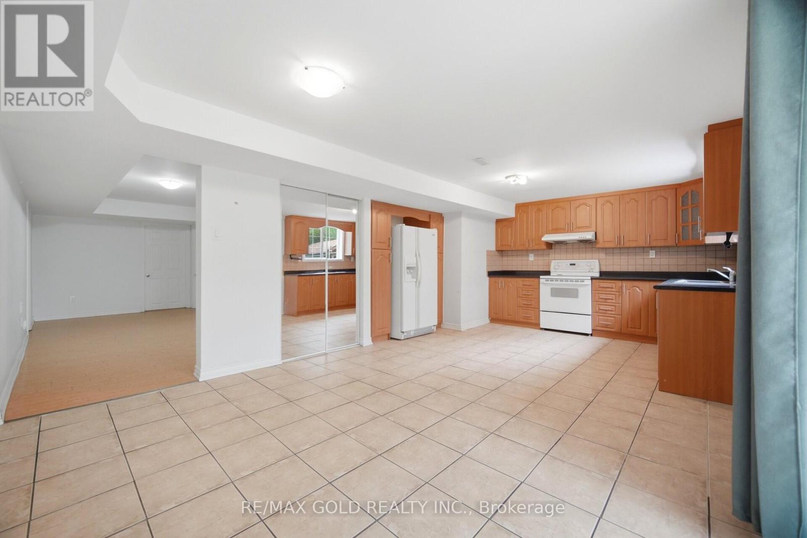 22 Cosmo Court, Brampton, Ontario  L6P 1G2 - Photo 28 - W13133818