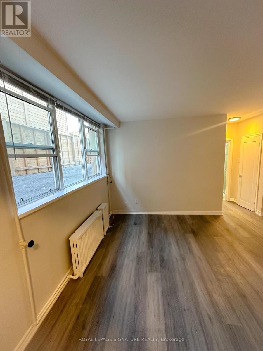 8 - 16 Garden Place, Toronto, Ontario  M8W 1M3 - Photo 3 - W13133834