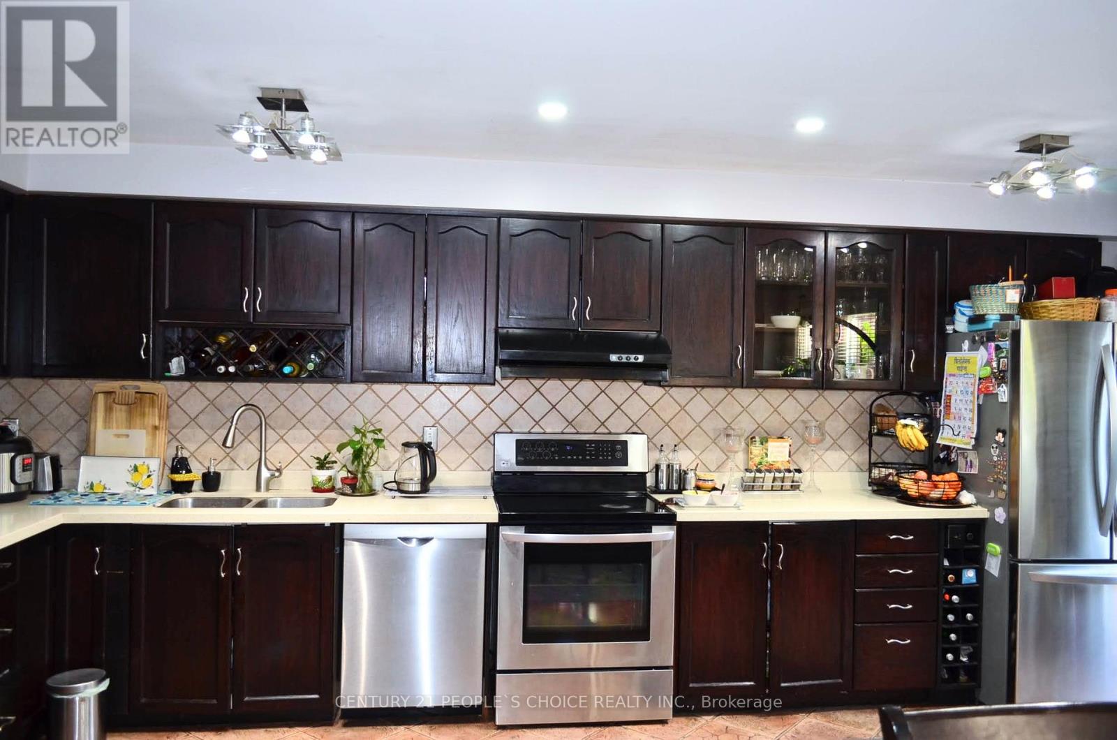 3957 Discovery Court, Mississauga, Ontario  L5N 7H8 - Photo 7 - W13133900