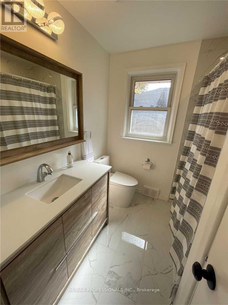 Main - 69 Paulart Drive, Toronto, Ontario  M9B 3V8 - Photo 12 - W13133916