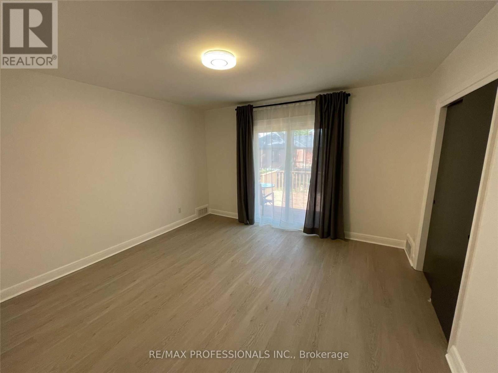 Main - 69 Paulart Drive, Toronto, Ontario  M9B 3V8 - Photo 13 - W13133916