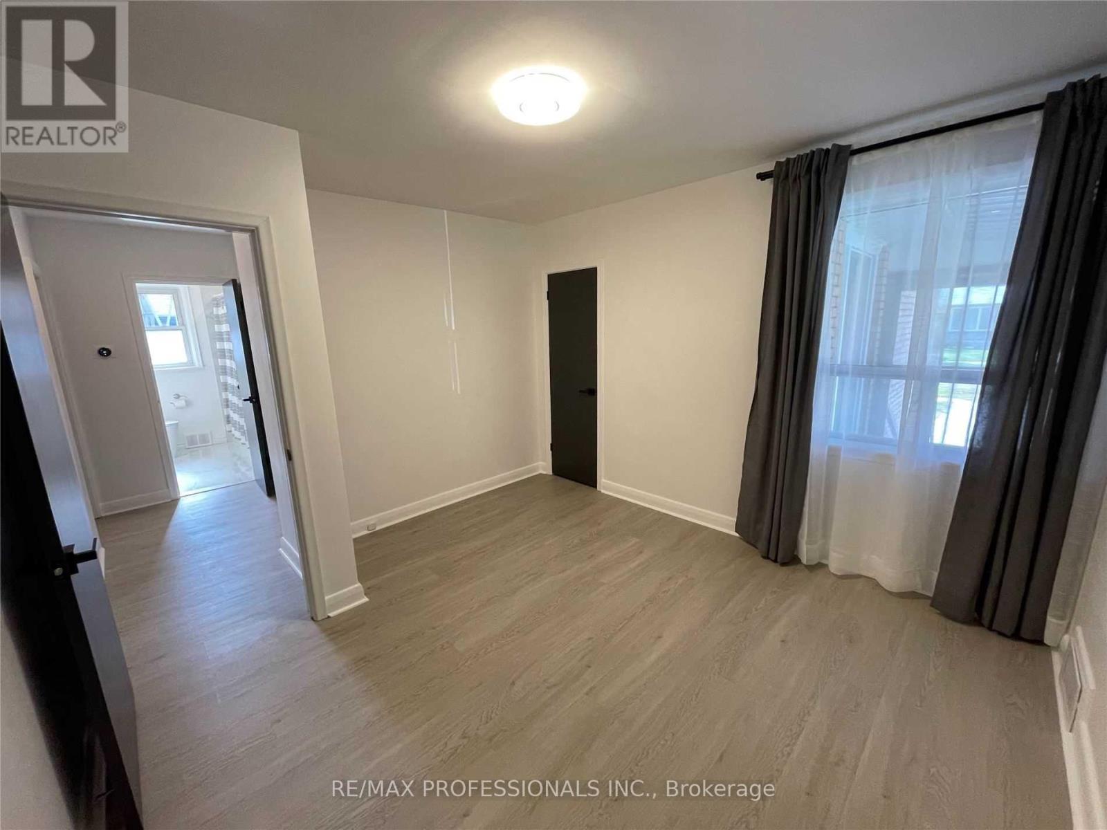 Main - 69 Paulart Drive, Toronto, Ontario  M9B 3V8 - Photo 16 - W13133916