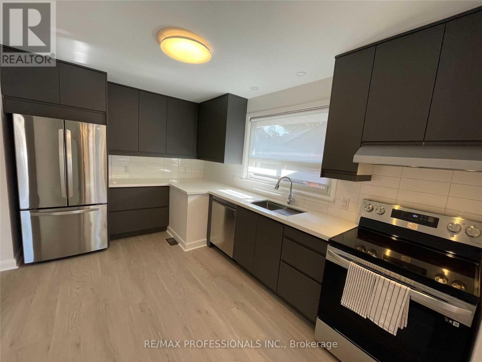 Main - 69 Paulart Drive, Toronto, Ontario  M9B 3V8 - Photo 9 - W13133916