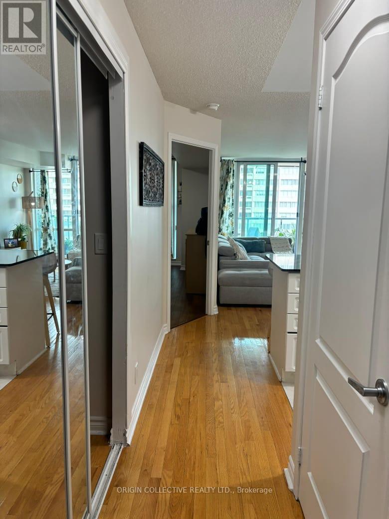 1101 - 1 Elm Drive W, Mississauga, Ontario  L5B 4M1 - Photo 5 - W13133926