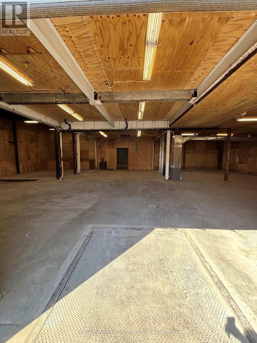 464 Gilbert Avenue, Toronto, Ontario  M6E 4X5 - Photo 17 - W13133992