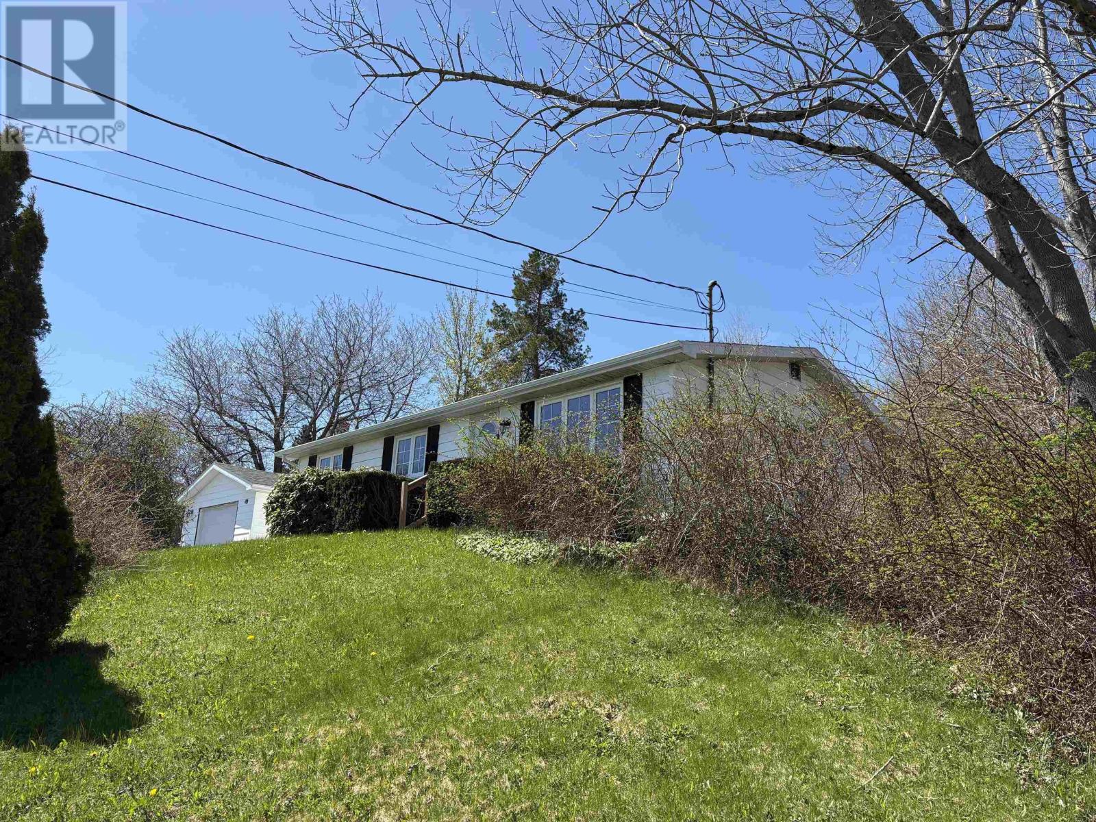 2 Wildwood Boulevard, Dartmouth, Nova Scotia B2W 2L8 - Photo 3 - 202610807