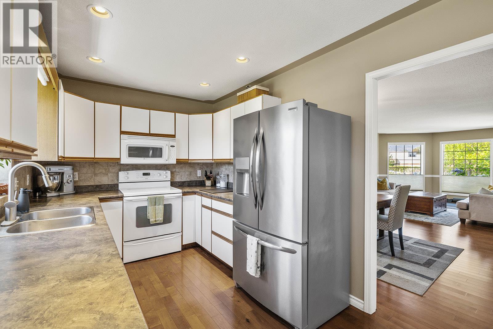 985 Guisachan Road, Kelowna, British Columbia  V1Y 7X2 - Photo 6 - 10385594