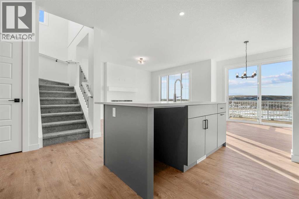 512 Lawthorn Way SE, Airdrie, Alberta  T4A 3N9 - Photo 10 - A2292536