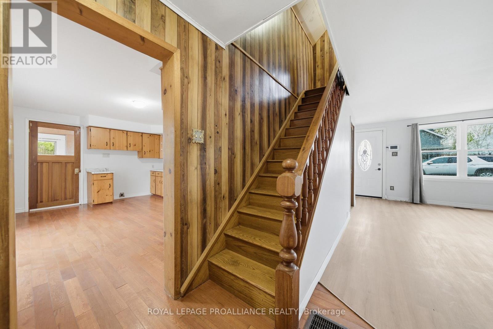 58 John Street, Quinte West (Trenton Ward), Ontario  K8V 1J8 - Photo 10 - X13134340