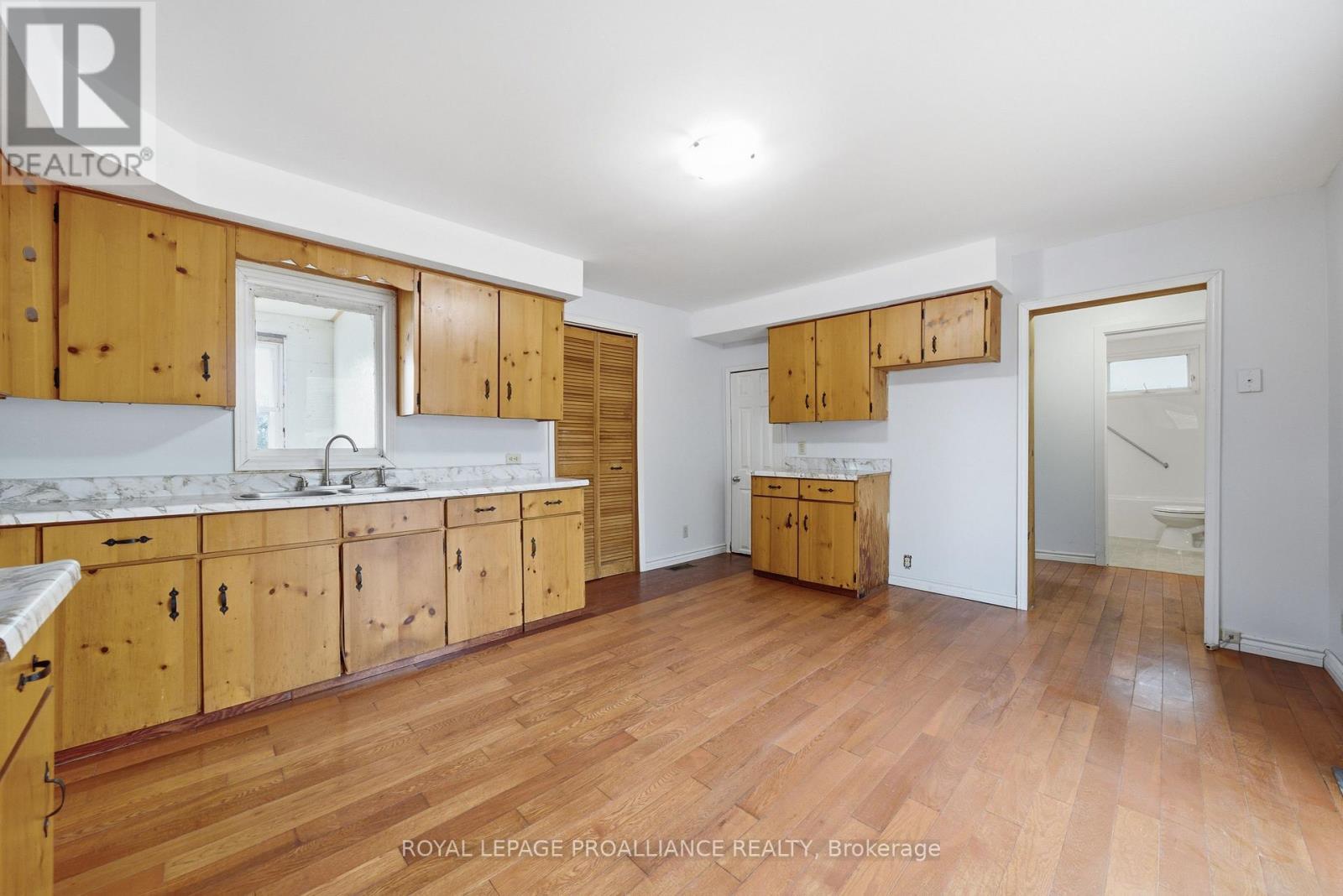 58 John Street, Quinte West (Trenton Ward), Ontario  K8V 1J8 - Photo 17 - X13134340