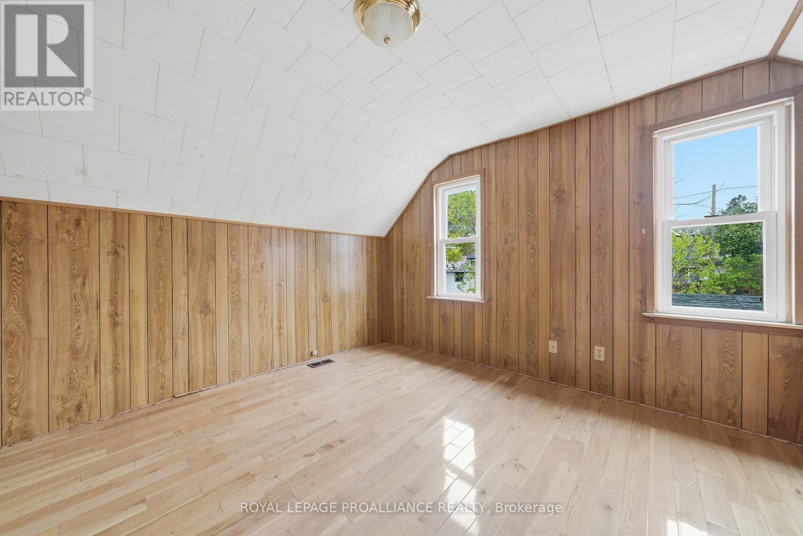 58 John Street, Quinte West (Trenton Ward), Ontario  K8V 1J8 - Photo 21 - X13134340