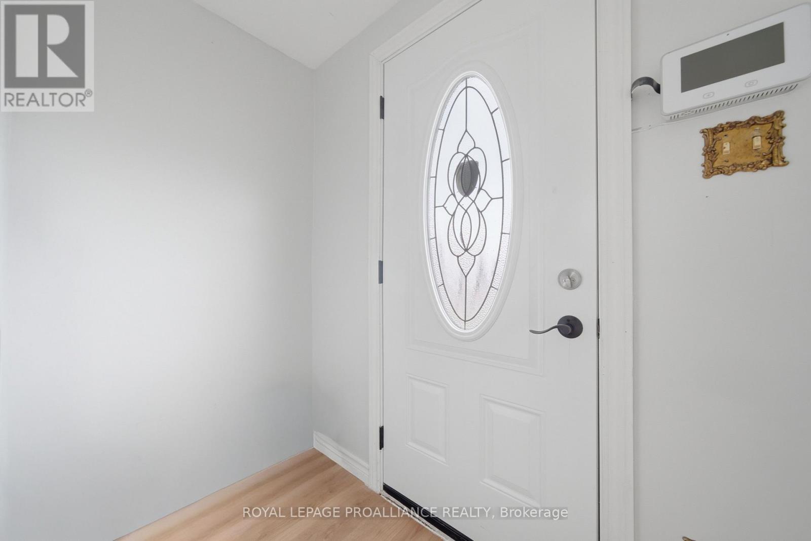 58 John Street, Quinte West (Trenton Ward), Ontario  K8V 1J8 - Photo 6 - X13134340