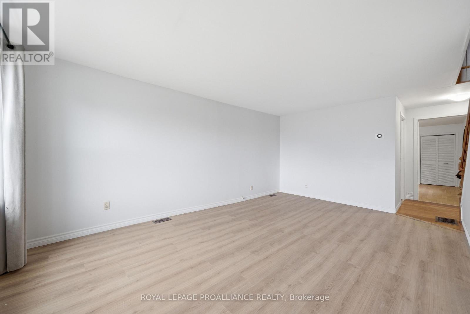 58 John Street, Quinte West (Trenton Ward), Ontario  K8V 1J8 - Photo 7 - X13134340