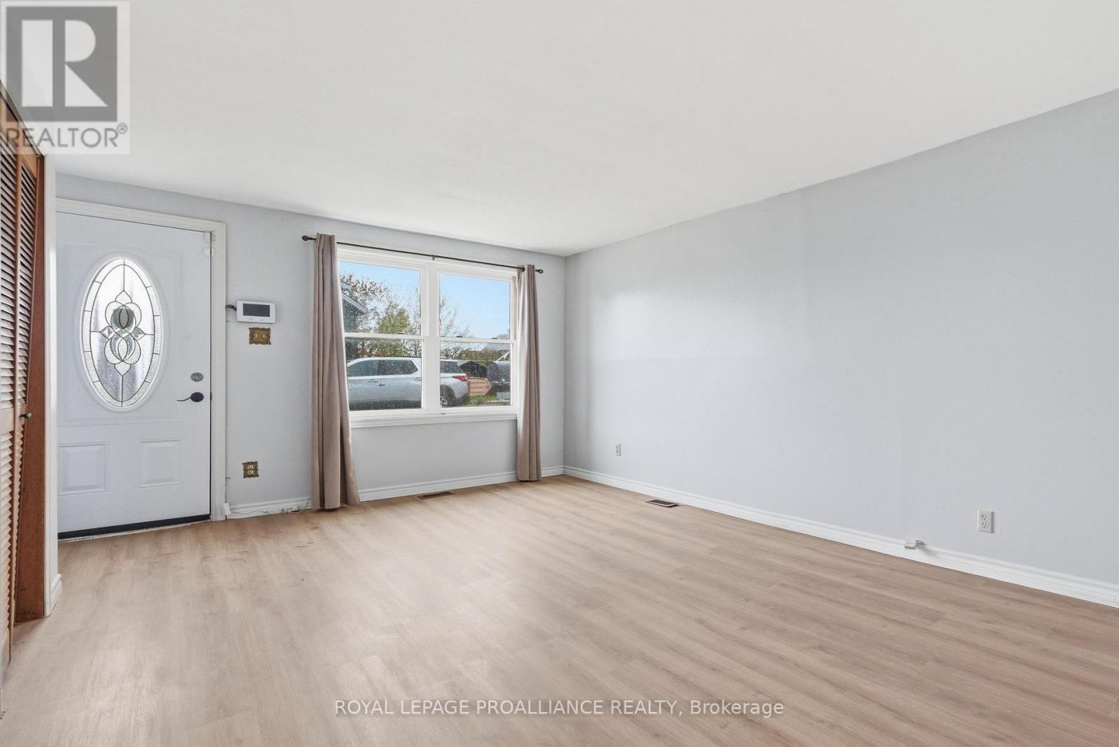58 John Street, Quinte West (Trenton Ward), Ontario  K8V 1J8 - Photo 9 - X13134340