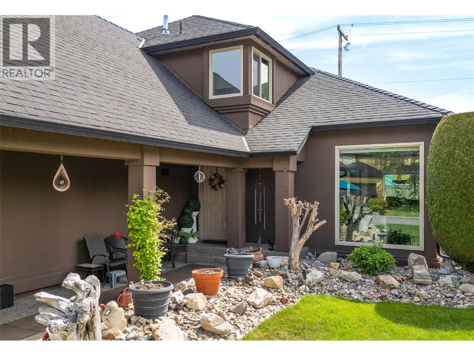 900 Mission Springs Crescent, Kelowna, British Columbia  V1W 3L9 - Photo 2 - 10387642