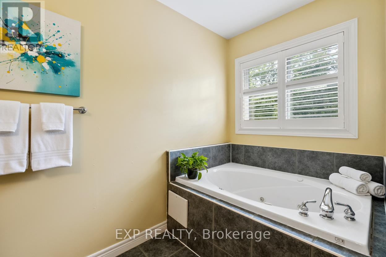 22 - 130 Robert Street, Milton, Ontario  L9T 6E3 - Photo 19 - W12824406