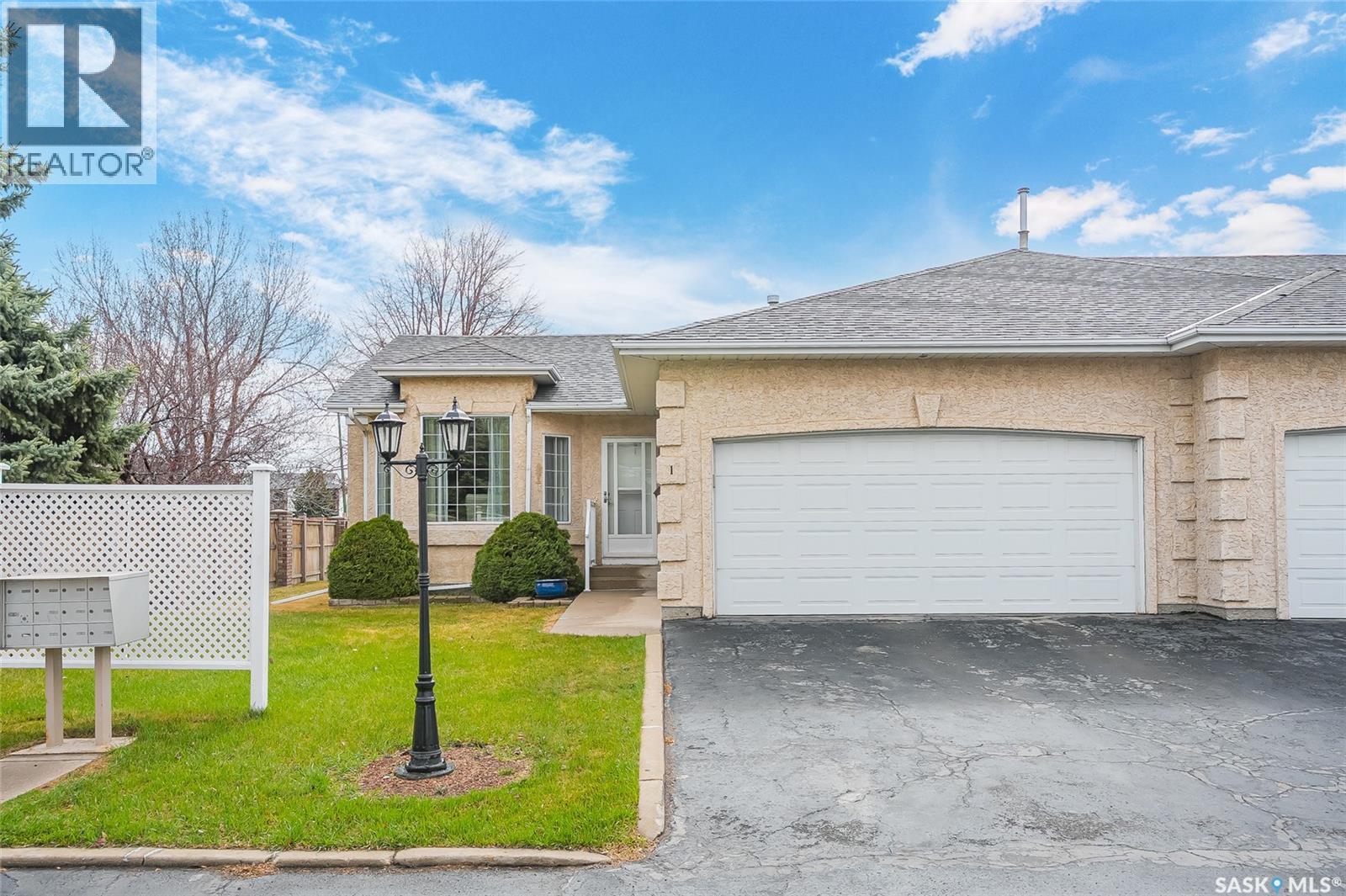 1 135 Pinehouse DRIVE, Saskatoon, Saskatchewan