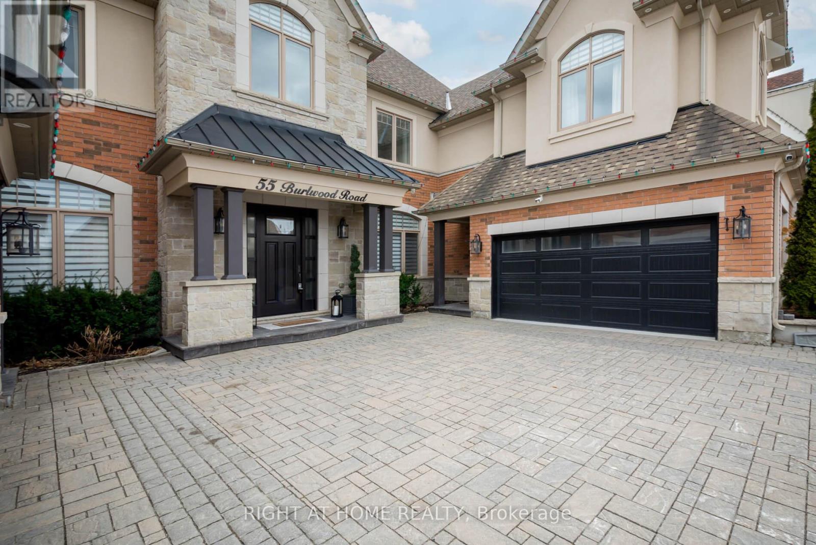 55 Burlwood Road, Brampton, Ontario  L6P 4E7 - Photo 4 - W12954350