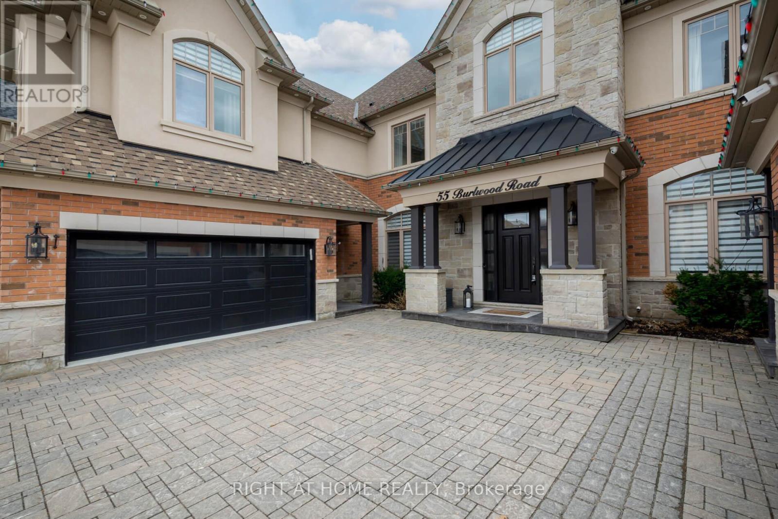55 Burlwood Road, Brampton, Ontario  L6P 4E7 - Photo 5 - W12954350
