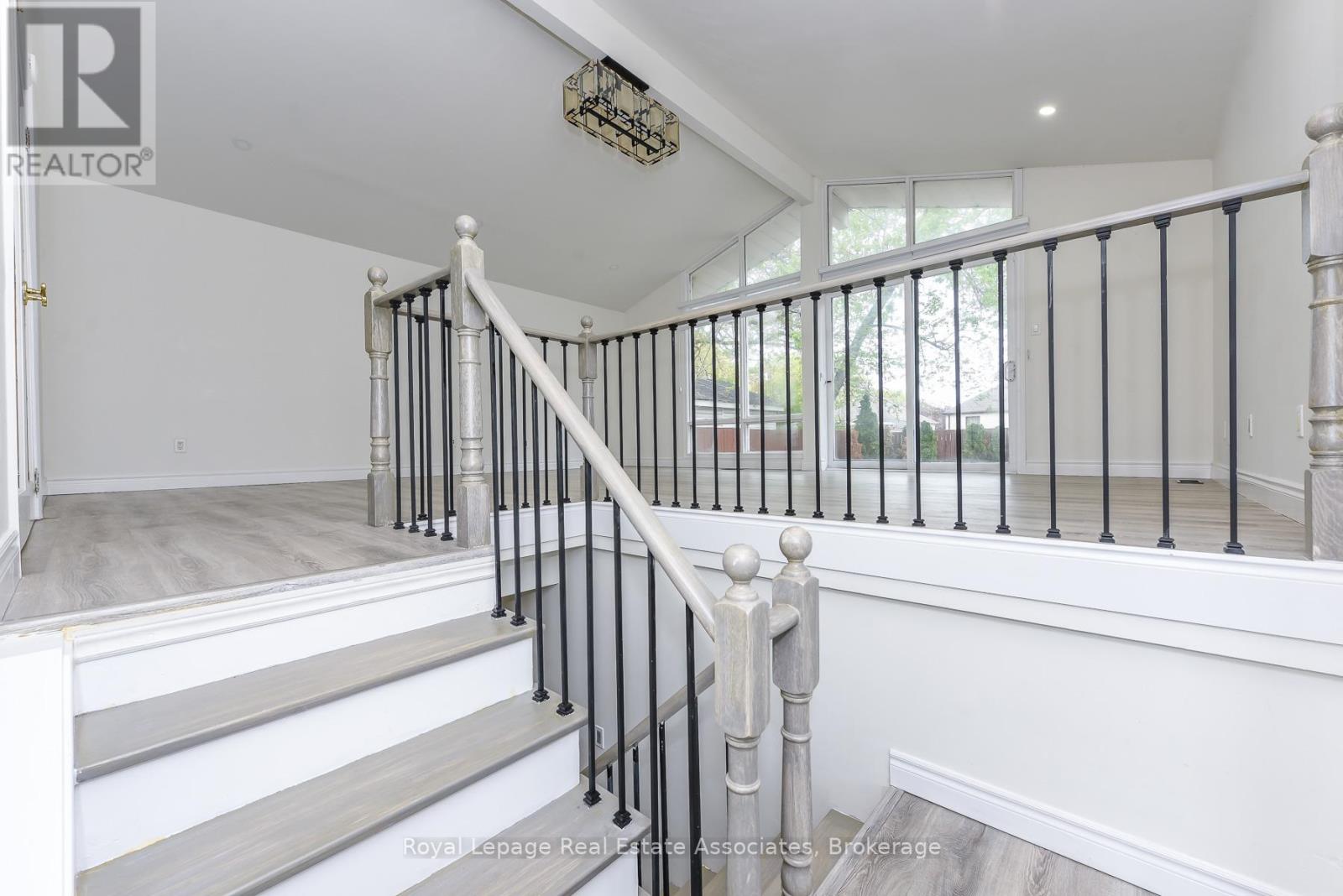 665 Kipling Avenue, Toronto, Ontario  M8Z 5G2 - Photo 5 - W13109256