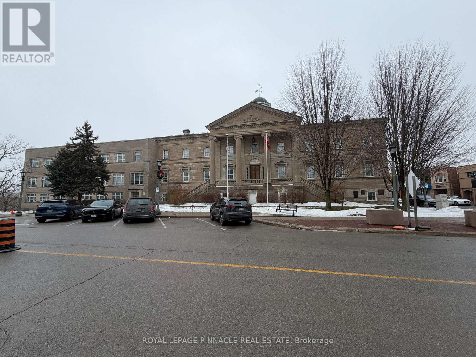 102-01 - 3 Cross Street, Welland, Ontario  L3B 5X6 - Photo 2 - X12842264