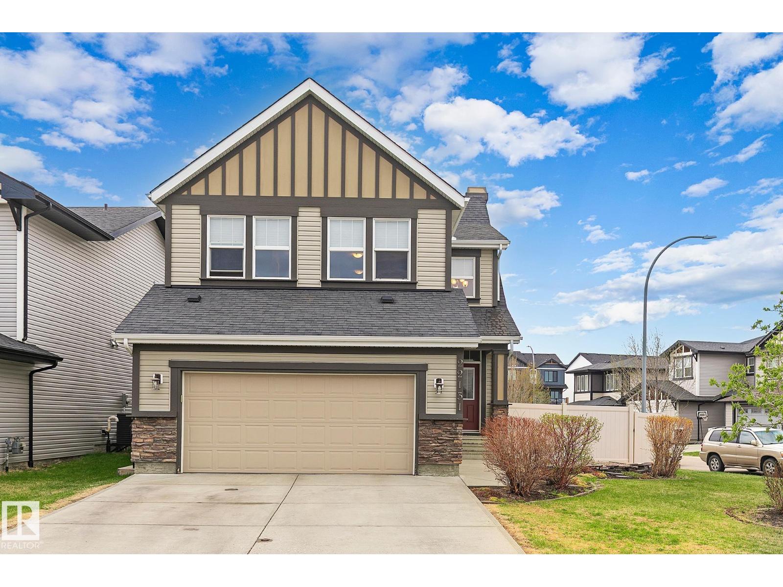 22131 95 AV NW, edmonton, Alberta