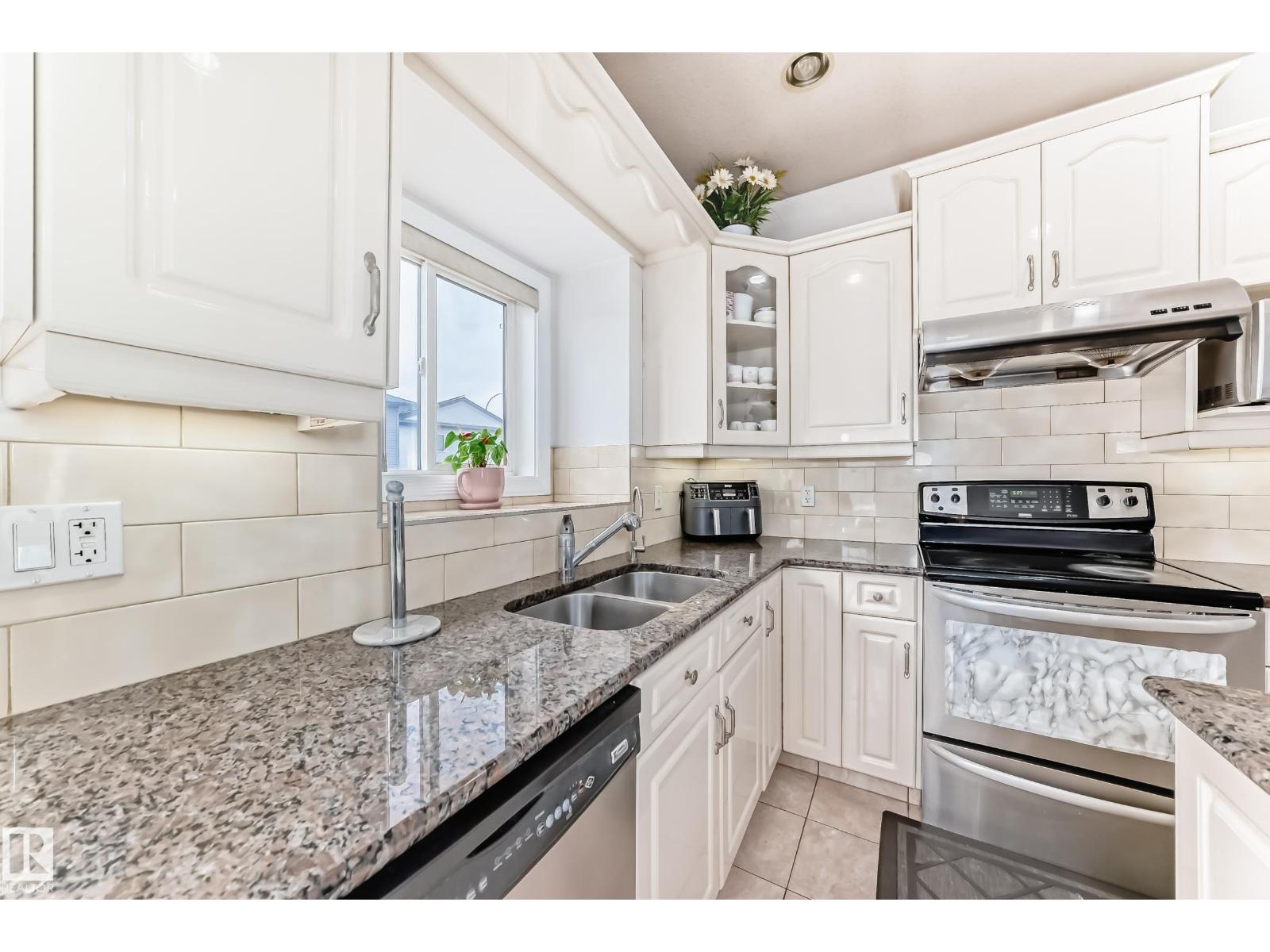 16626 58a St Nw, Edmonton, Alberta  T5Y 0J3 - Photo 11 - E4487993